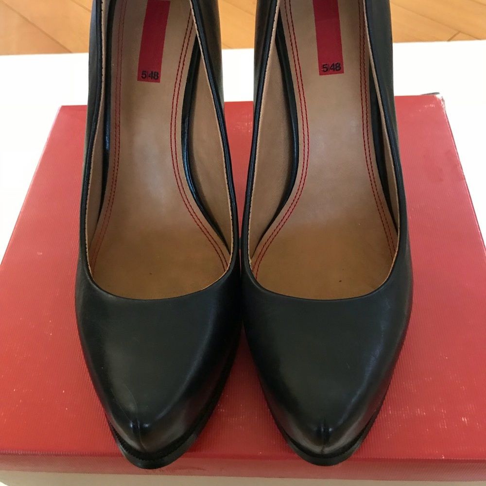 5|48 Black Leather pumps from Saks Fifth Ave